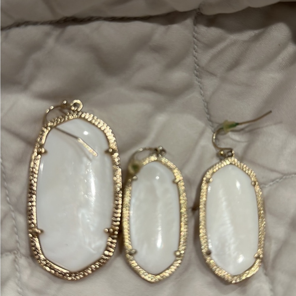 Kendra Scott SMALL Pearly-White Earings